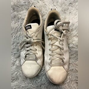 Adidas Neo Label Size 8.5 men’s / 10 womens​